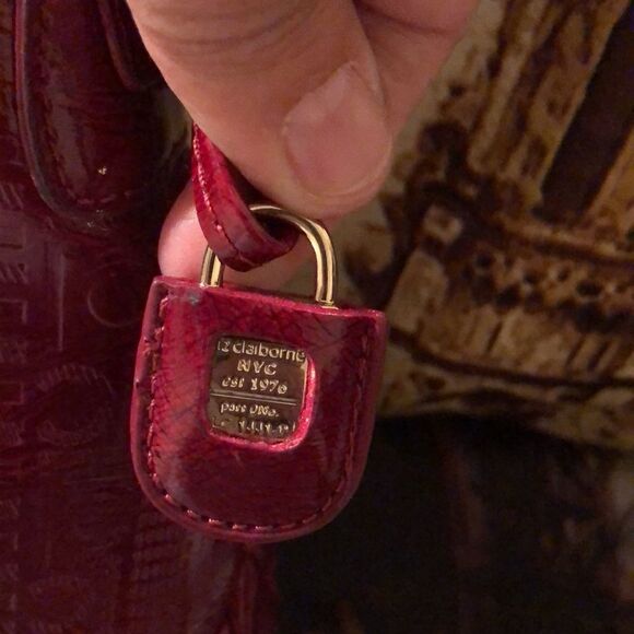 Liz Claiborne Dark Red Candy Apple Faux Leather Hobo Purse - Picture 5 of 16